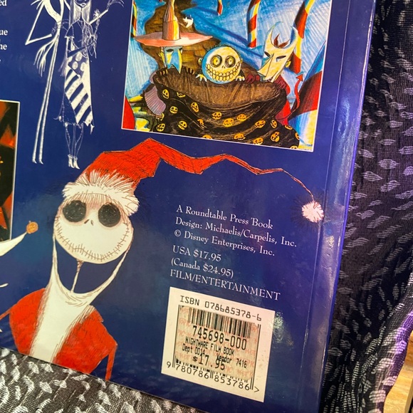 DISNEY Nightmare Before Christmas Book - Picture 3 of 3